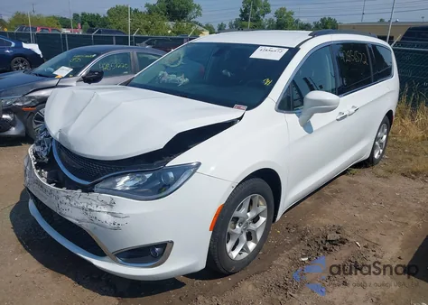 2018 Chrysler Pacifica Touring Plus из США, поврежденный, VIN 2C4RC1FG3JR125915